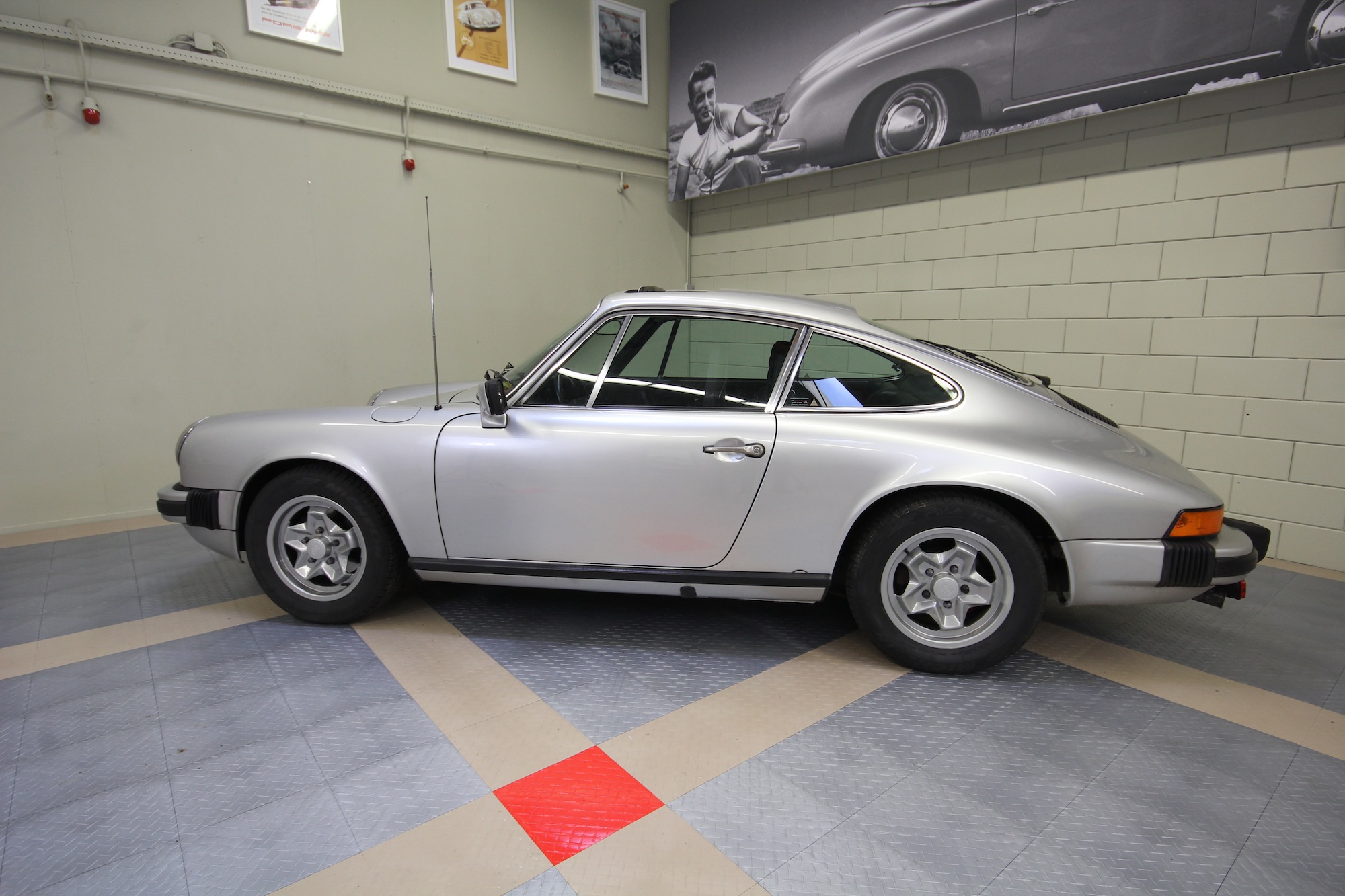 PORSCHE 911 2.7 COUPE