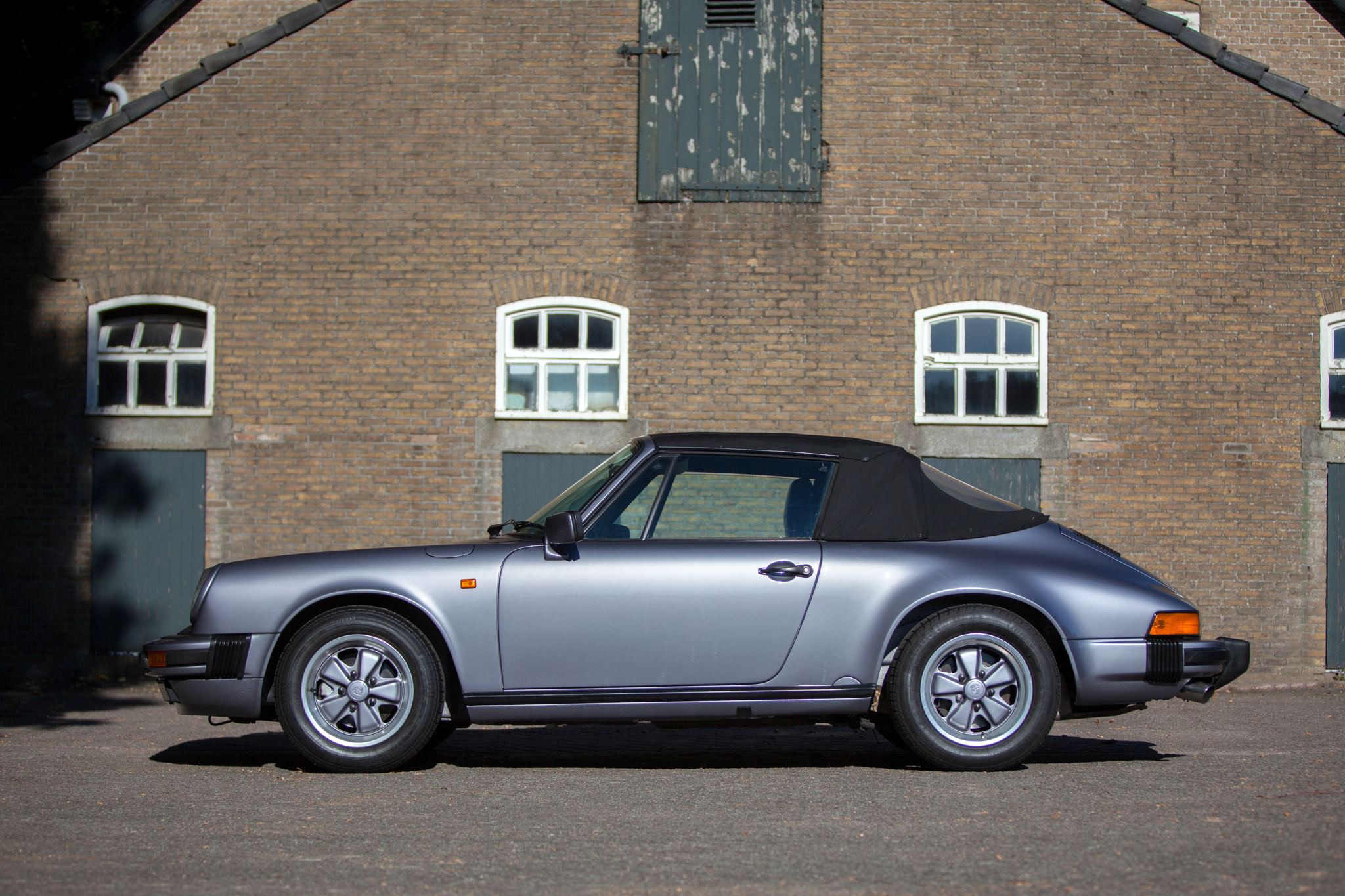 PORSCHE 911 3.2 Carrera Cabriolet “Sonderserie 25 Jahre Porsche 911”