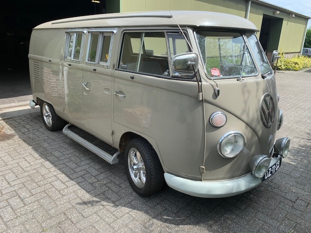 VOLKSWAGEN T1 camper bus