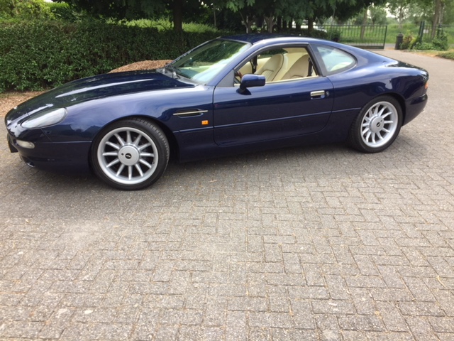 Aston Martin DB7 6 cylinders in super condition