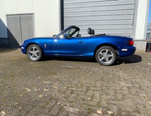 MAZDA MX 5 10TH ANNIVERSARY . top car.