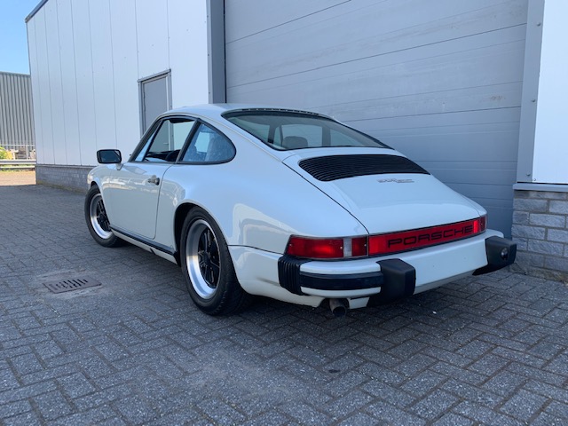 PORSCHE 911 SC coupe 1983
