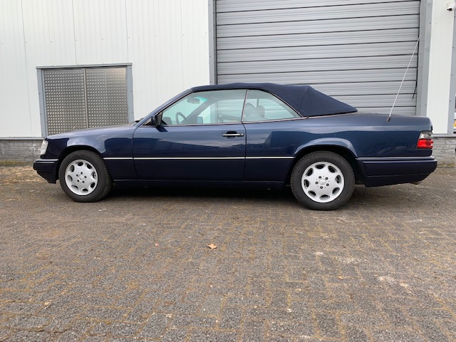 Mercedes-Benz E200 Cabriolet 1995, 5 speed manual