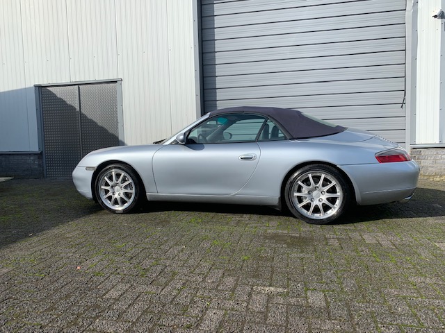 PORSCHE 911 – 996 Carrera 4 Cabriolet 1999 with low milage