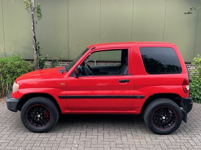 Mitsubishi Pajero Pinin in sporty red