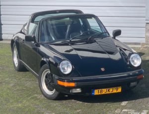 PORSCHE 911 CARRERA TARGA 1988