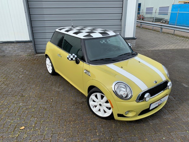 MINI COOPER Chili checkered design