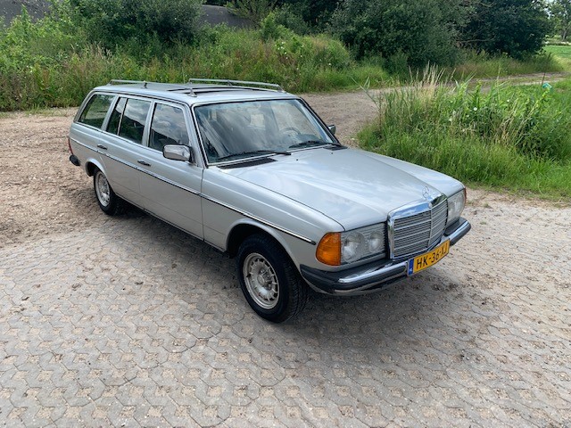 Mercedes-Benz 240 TD 7-persons 1982