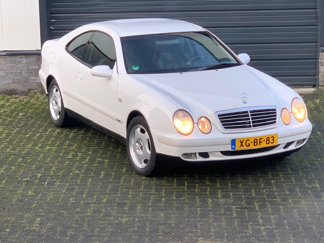 MERCEDES-BENZ CLK200  in excellent condition